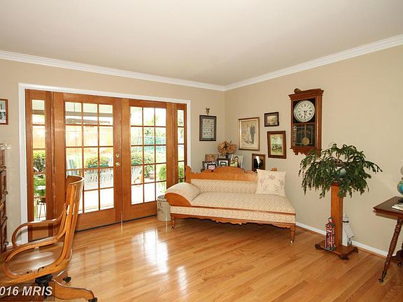 5th image of 4900 Chanticleer Ave