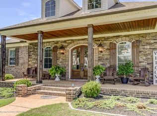 722 Golden Pond Cir, Coldwater, MS 38618