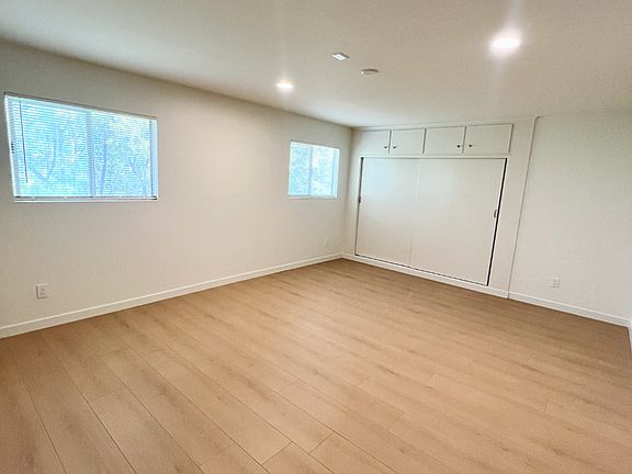5th image of 1249 S Westgate Ave #8