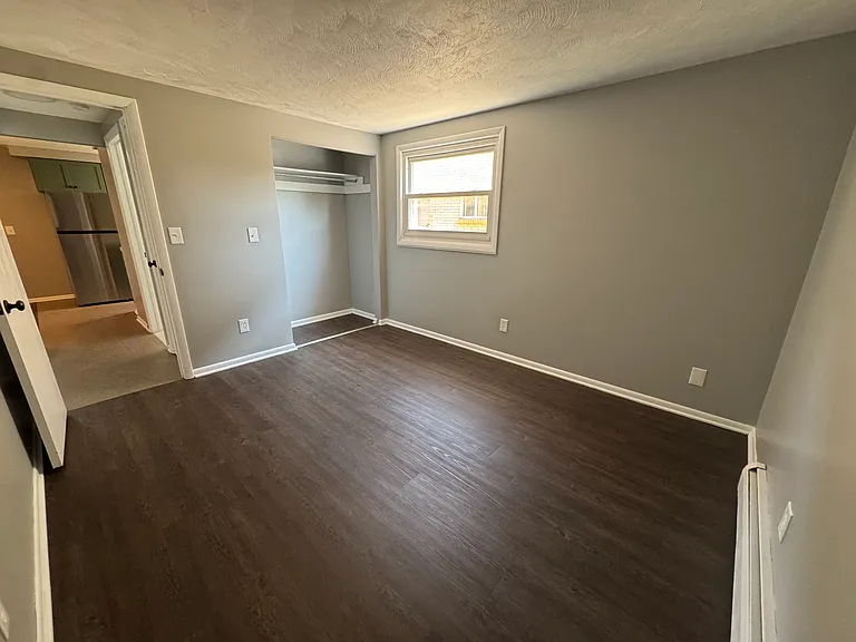 246 Montrose Ave #2 — Photo 13