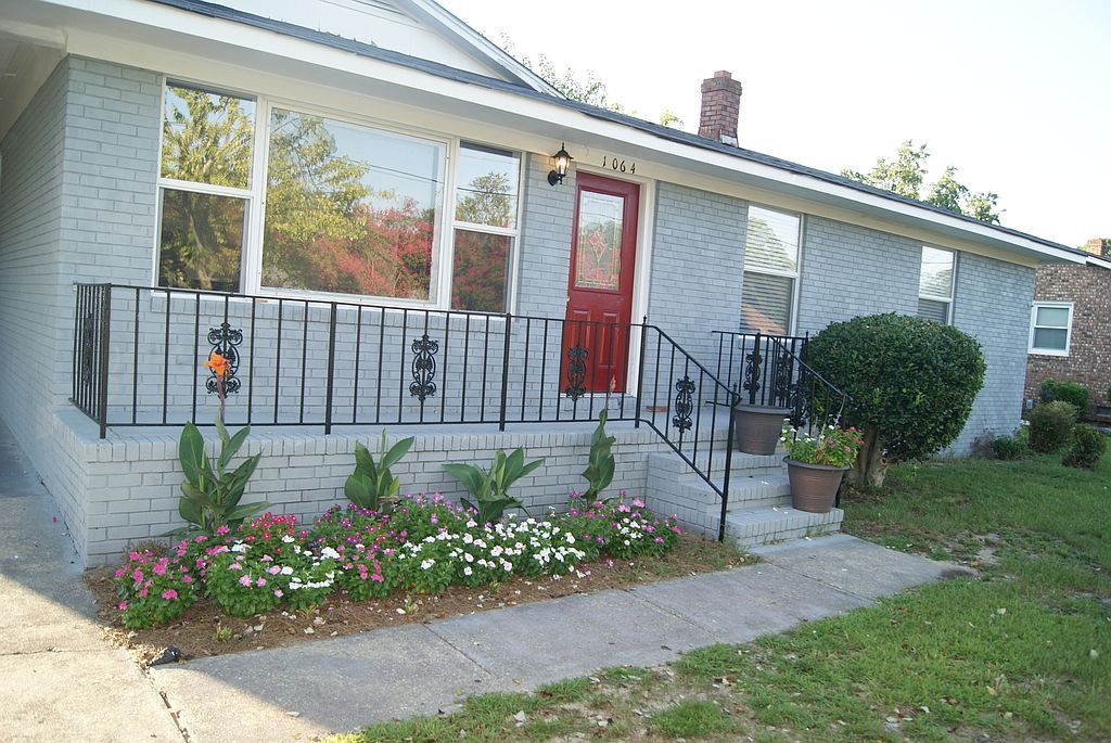 1064 Austin Dr - Property Image