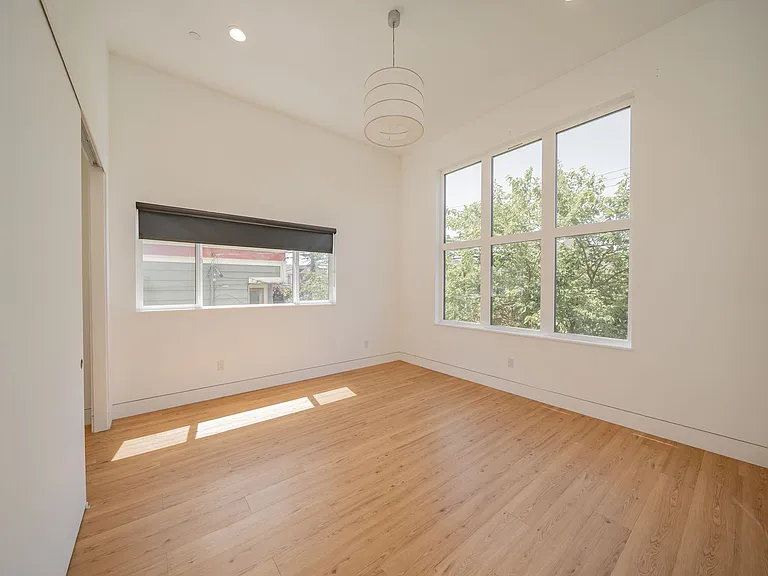 848 32nd Street — Photo 7