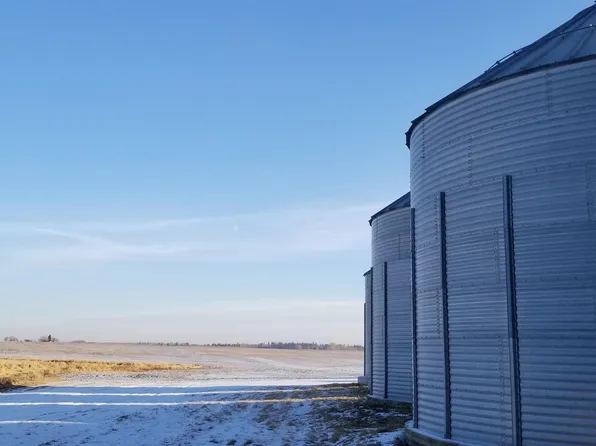 SW 22nd #4, Fort Saskatchewan, AB T8L 2T1