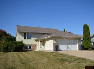 110 Heron Dr, Mankato, MN 56001