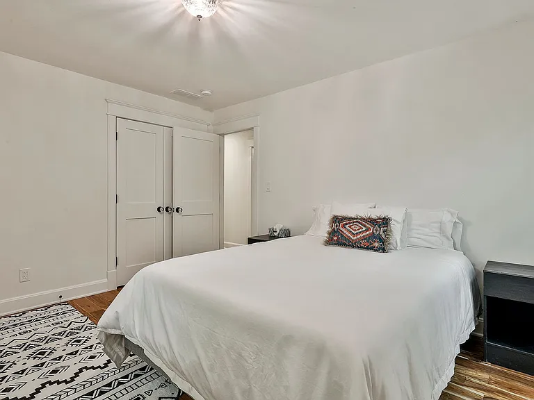 410 Thornton Lane — Photo 11