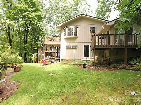 3rd image of 86 Pine Ridge Rd