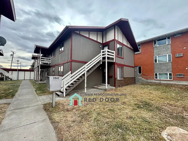 3542 11th Ave S — Photo 1