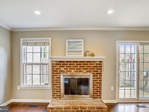 3rd image of 8280 Clifton Farm Ct