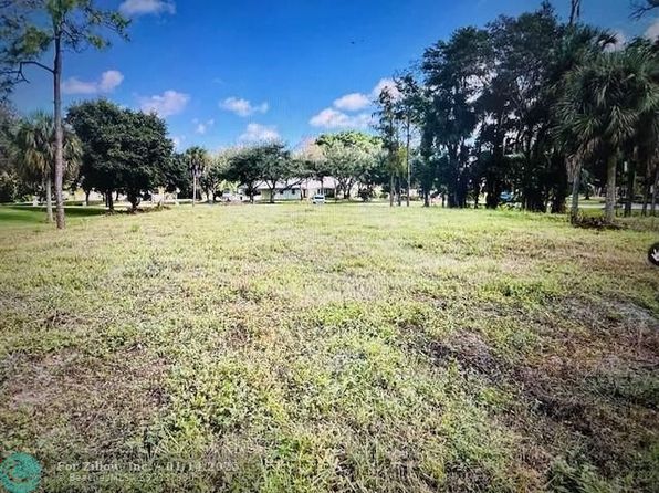 7235 NW 63rd Way, Parkland, FL 33067