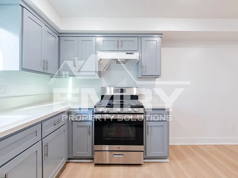 814 N Wilmington Blvd — Photo 10