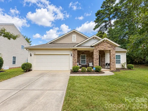 1919 Corriente Ct, Charlotte, NC 28213