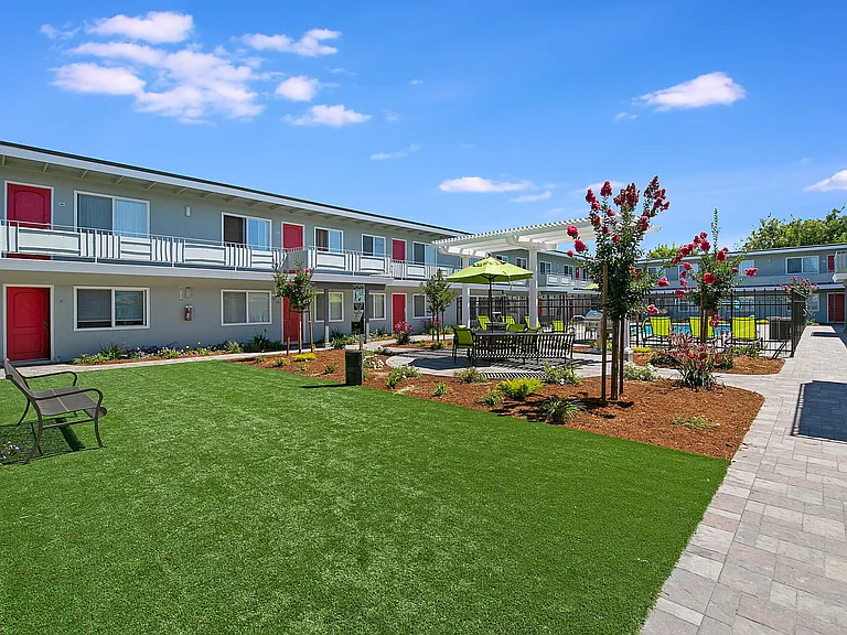 Bon Aire Apartments — Photo 77