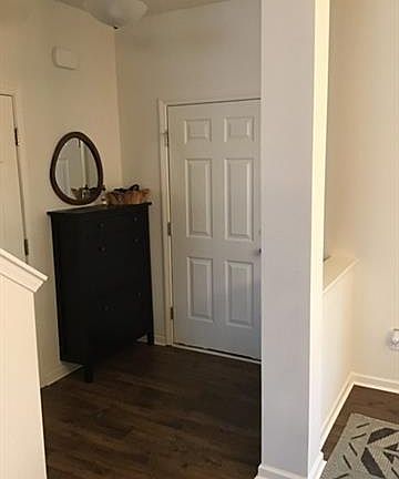 3rd image of 3164 Graceland Cres