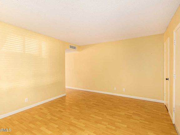 5th image of 622 N Lesueur Cir