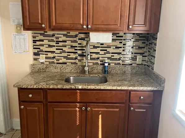 (undisclosed Address), Saddle Brook, NJ 07663