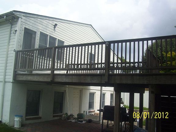Read View Deck infront of kitchen