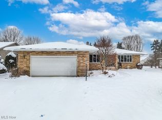7660 Walnutwood Dr, Seven Hills, OH 44131