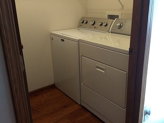 5th image of 4056 Chennin Dr