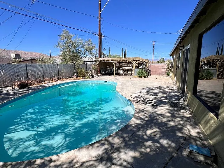 61721 Oleander Dr — Photo 3