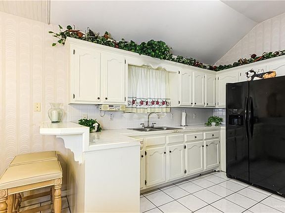 4th image of 8305 Las Palmas Dr