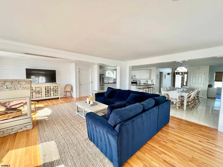 24 Ocean Dr W — Photo 17