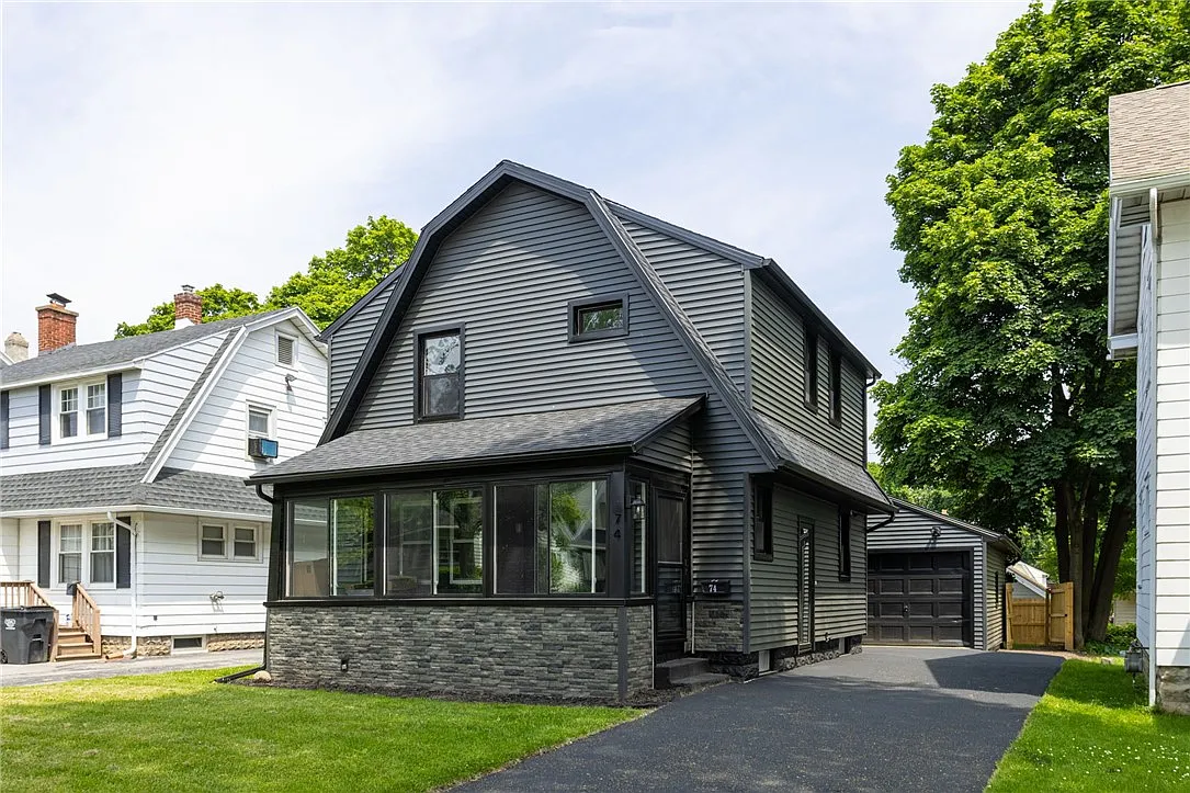 74 Everett St photo 1