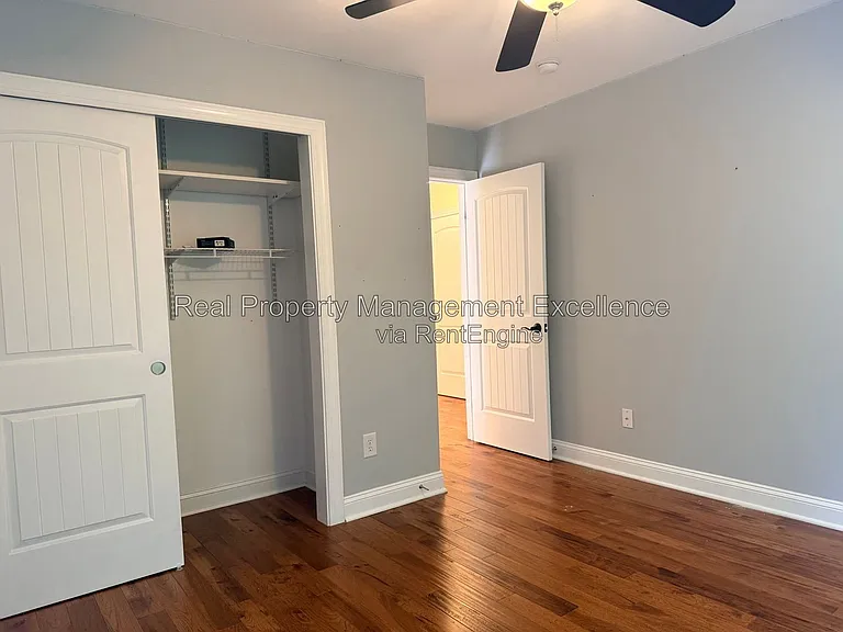 305 Holly Thorn Trce — Photo 47