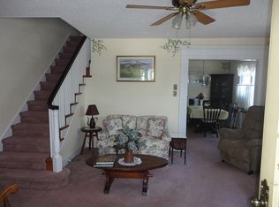 627 Country Club Ln, Havertown, PA 19083
