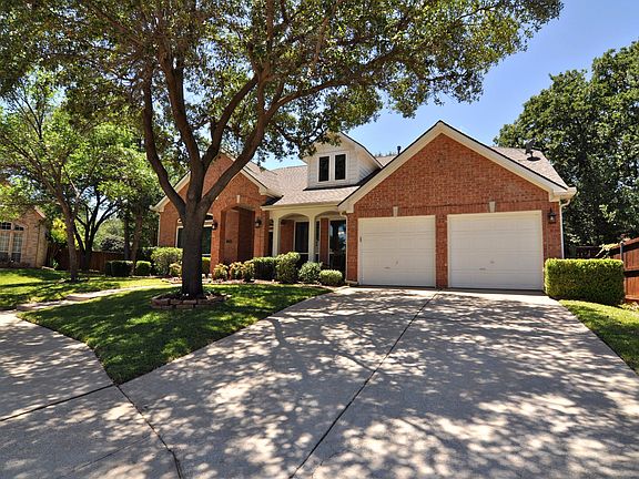 2nd image of 725 Montrose Ct