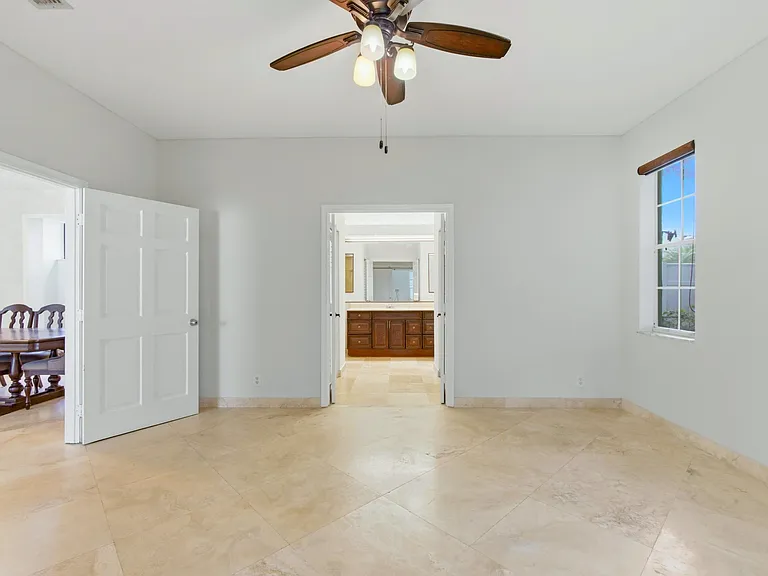 1235 Sussex St — Photo 21