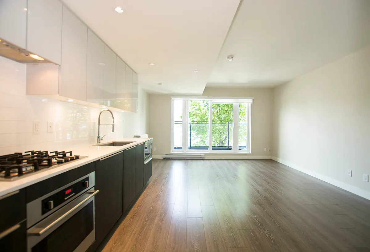 Building Photo - 1588 Hastings St E #226