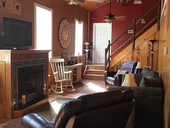 4th image of 407 Whippoorwill Ln