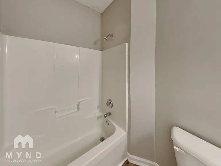 1013 Vineyard Walk — Photo 22