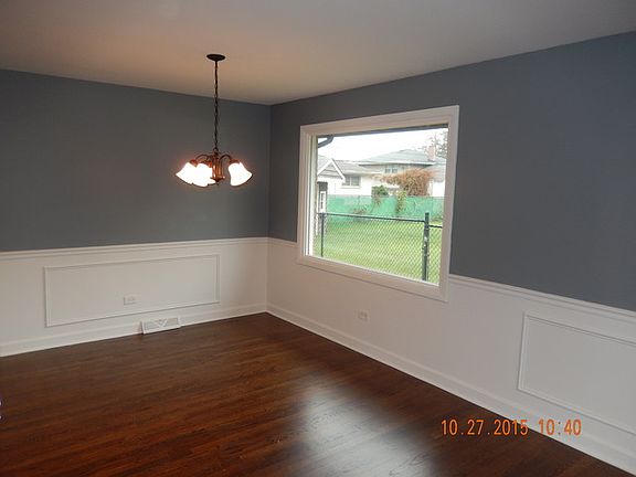 4th image of 1029 E 168th Pl