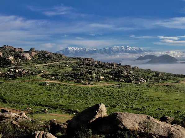 1166 W San Jacinto St, Perris, CA 92570