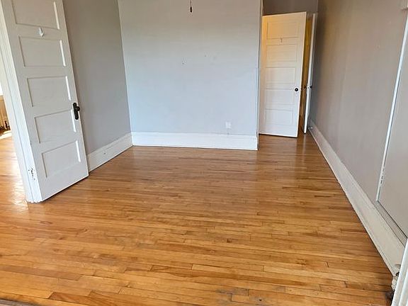 4th image of 2118 Dupont Ave S APT 6