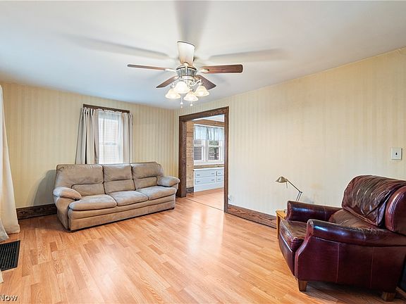 2nd image of 1028 Kling St