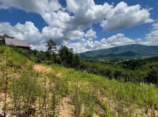 2861 Indigo Ln, Pigeon Forge, TN 37862