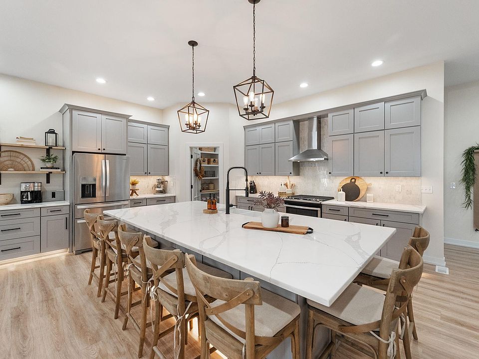 605 E Ave, Grundy Center, IA 50638 Zillow