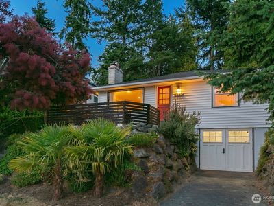 3250 31st Avenue W, Seattle, WA, 98199