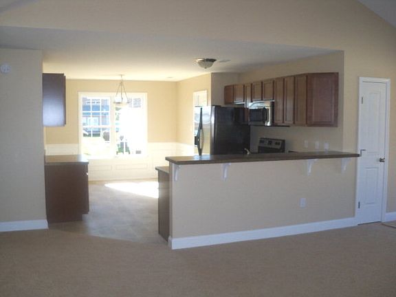 4th image of 599 Lochshire Ln