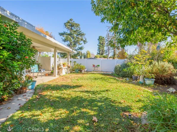 17900 Keswick St, Reseda, CA 91335