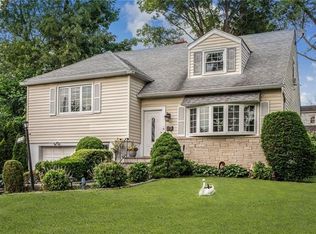 109 Hilburn Rd, Scarsdale, NY 10583