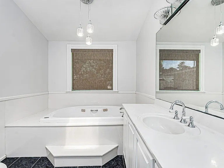 8245 Rainbow Dr — Photo 9