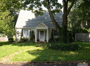 11 High St, Ronkonkoma, NY 11779