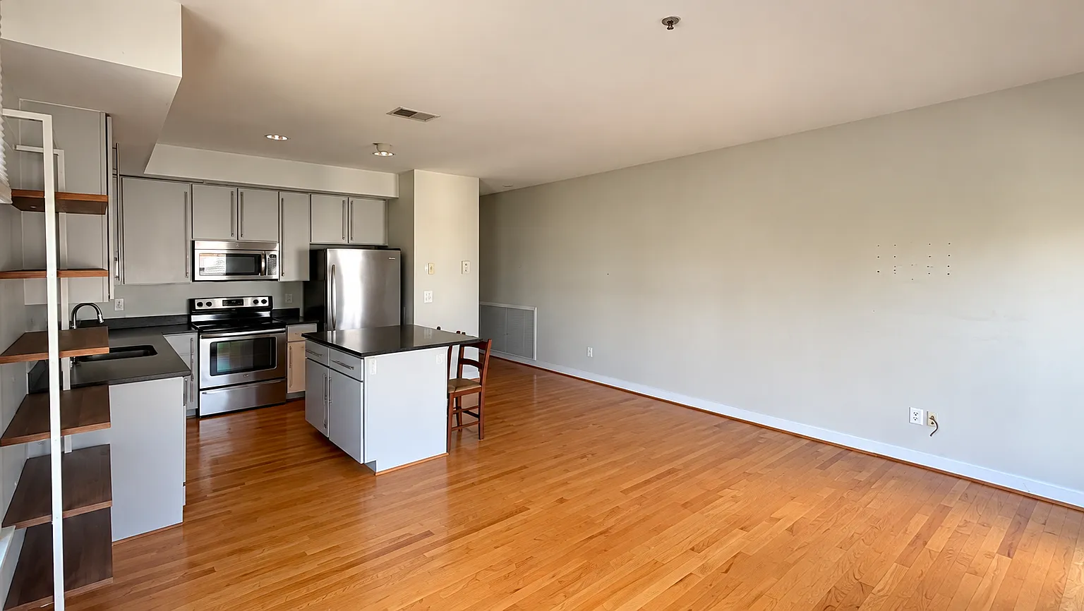3577 Warder St NW — Photo 3