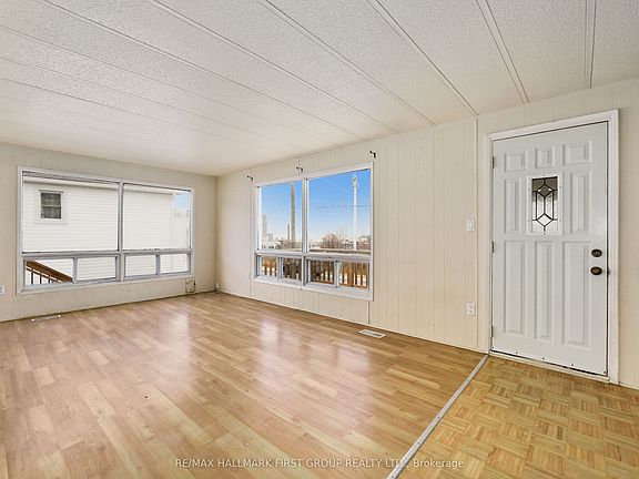 5th image of 64 Alexander St