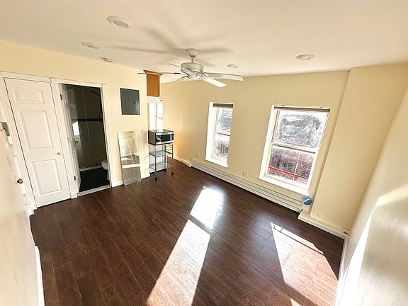 3rd image of 241 Smith St #5