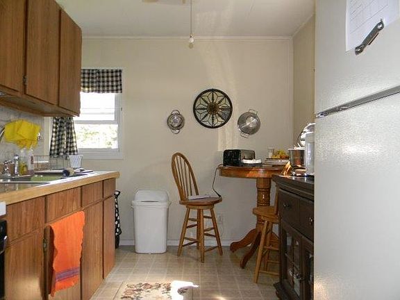 3rd image of 811 E Kathryn St