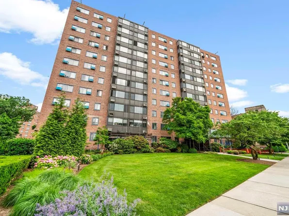 90 Prospect Ave APT 4D, Hackensack, NJ 07601